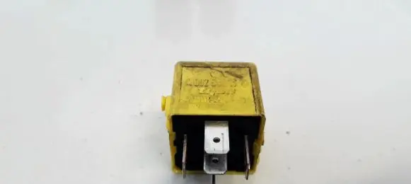 Mercedes-Benz S W220 Other relay A0025421419 V23134-A52-X335