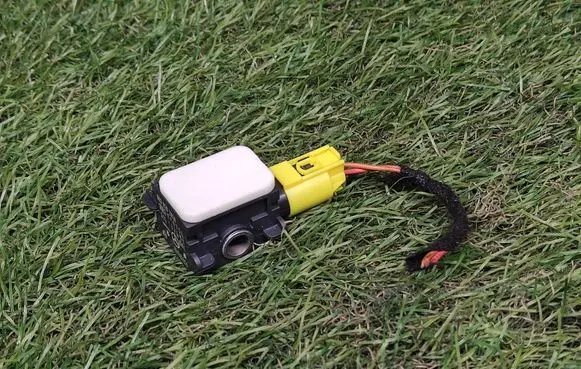 Mercedes-Benz ML W164 Airbag deployment crash/impact sensor 0038202826
