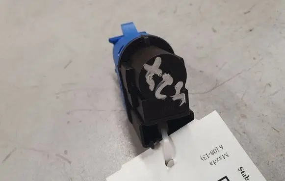 Mazda 6 Brake pedal sensor switch BN7N