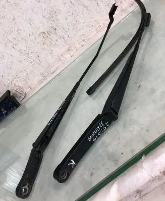 Seat Arona Front wiper blade arm 6f1955409