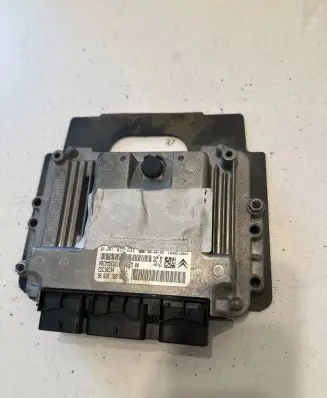 Citroen C4 I Engine control unit/module 0281011634 9662872280 EDC16C34