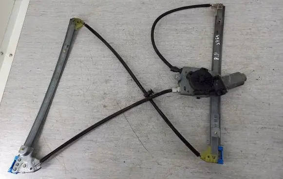 Renault Laguna II Front door window regulator with motor 400569