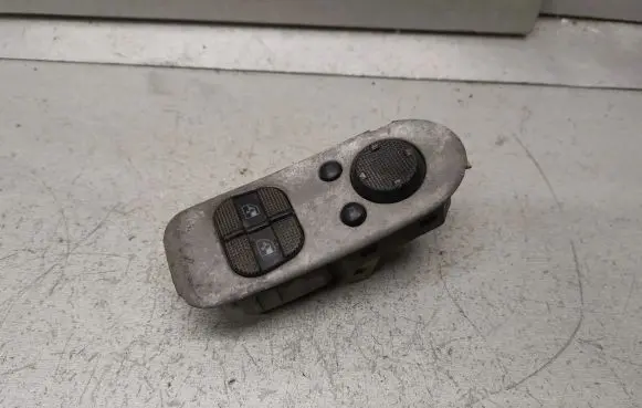 Volkswagen Sharan Electric window control switch 7M0867255