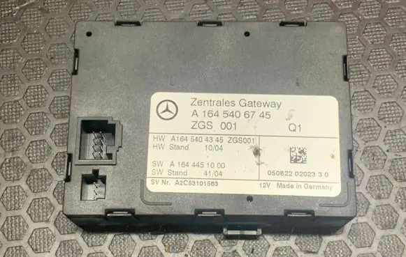 Mercedes-Benz ML W164 Gateway control module A1645406745 A1644451000 A1645404345