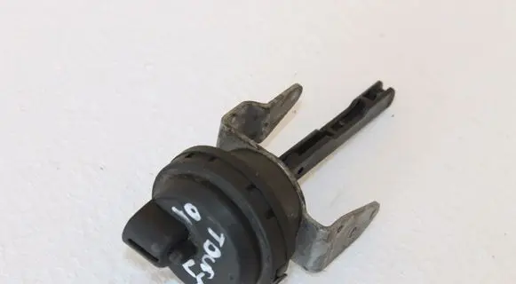 Volkswagen Touran I Vacuum valve 