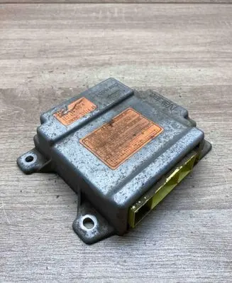 Mazda 323 Airbag control unit/module 3321448 8E21AS