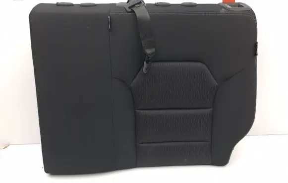 Infiniti Q30 Rear seat 