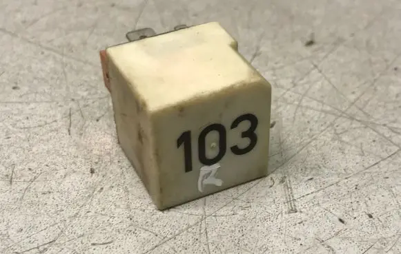 Volkswagen Golf IV Other relay 357911253