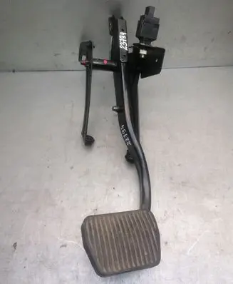 Volvo S60 Brake pedal