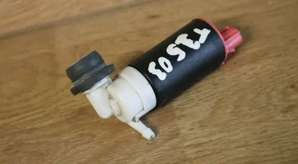 Toyota Avensis T250 Windscreen/windshield washer pump