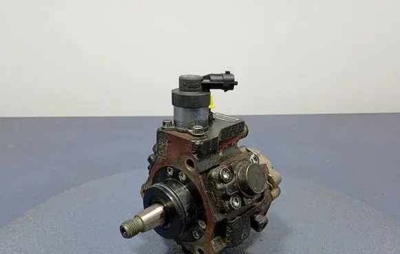 Hyundai i30 Fuel injection high pressure pump 33100-2A420