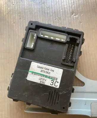 Suzuki Grand Vitara II BSM Control unit 3677076K20 B76K2 L0T8714