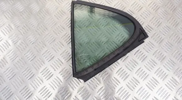 Rear vent window glass