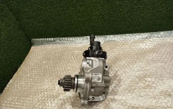 Renault Trafic III (X82) Fuel injection high pressure pump 167009230R 0445011500 HM1GT6263R