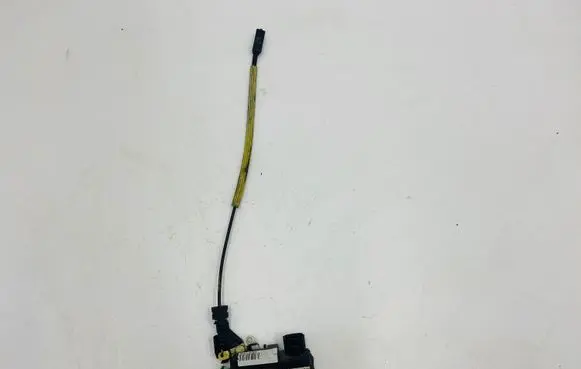 Volvo XC90 Front door lock 30634618