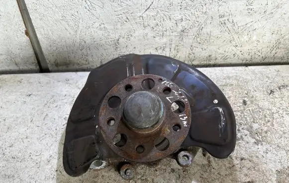 Mercedes-Benz E W212 Front wheel hub