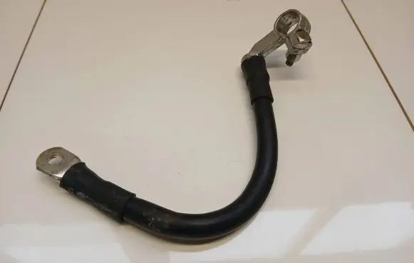 Volkswagen Touareg I Positive cable (battery) 4F0971325A