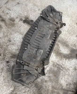 Mercedes-Benz SLK R172 Front bumper skid plate/under tray A1725202123