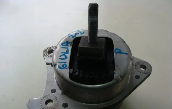 Alfa Romeo Giulia Engine mount vacuum valve 00505484700