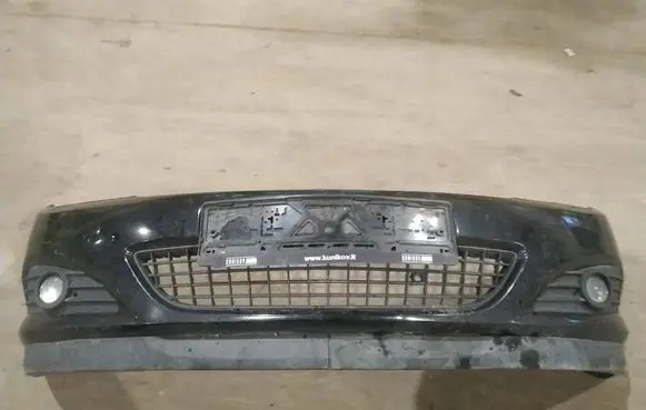 Opel Astra H Front bumper juodas
