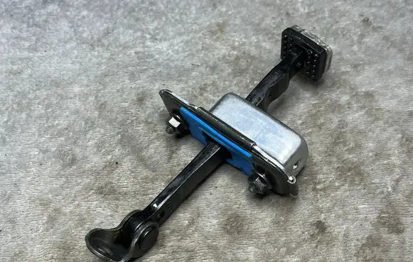 KIA Carens III Rear glass lock/latch X189 79380A4000