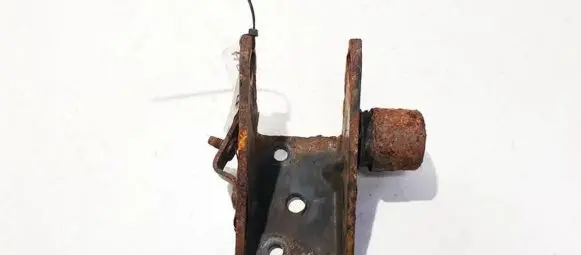 Toyota Avensis T250 Engine mounting bracket