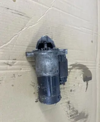 Opel Zafira B Starter motor 55353857