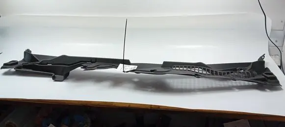 Ford Mustang VI Wiper trim 