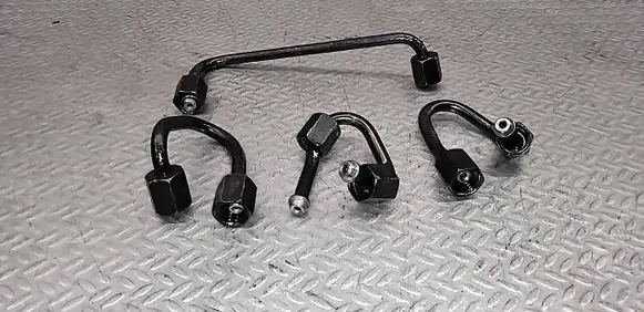Smart ForTwo I Fuel injector supply line/pipe 