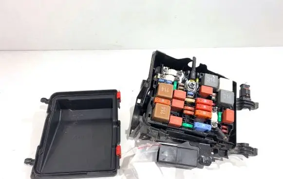 Peugeot 508 II Fuse box set