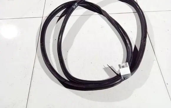 Ford Mondeo Mk III Rubber seal rear door 