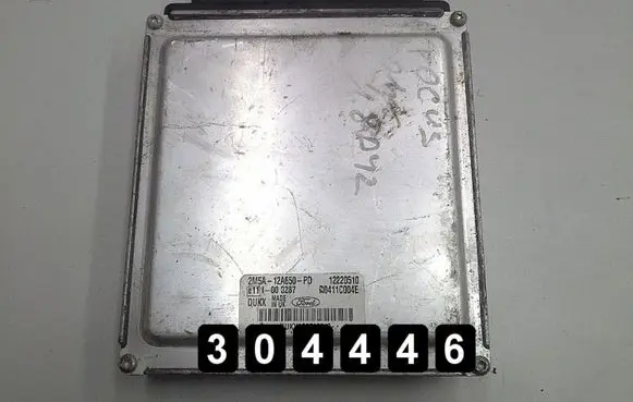 Ford Focus Engine control unit/module 2m5a-12a650-pd