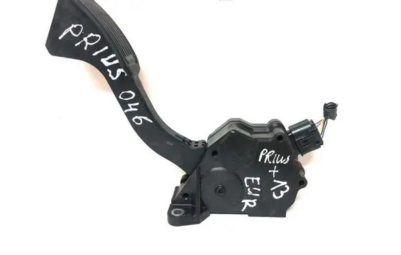 Toyota Prius+ (ZVW40) Accelerator pedal position sensor 7811012050 1988008571