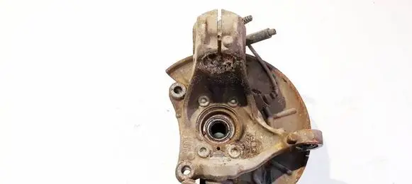 Front wheel hub