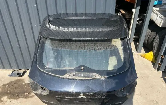 Mitsubishi Lancer X Tailgate/trunk/boot lid