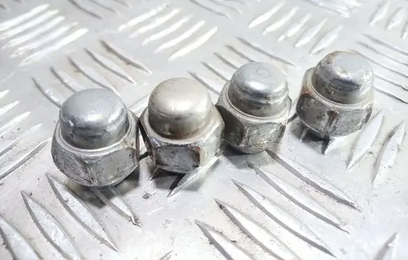 KIA Sorento Nuts/bolts 