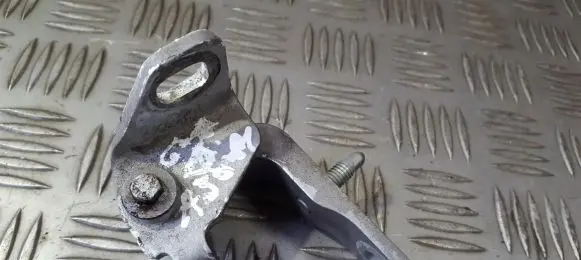 Ford Mondeo MK IV Rear door lower hinge