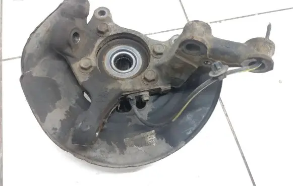 Toyota Auris E180 Front wheel hub spindle knuckle