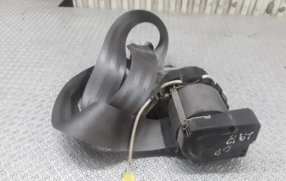 Volkswagen Jetta IV Front seatbelt