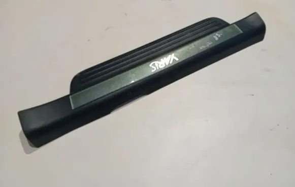 Toyota Yaris Front sill trim cover 679140D020