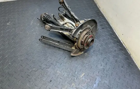 BMW 3 E90 E91 Rear wheel hub spindle/knuckle 6783667 7599521