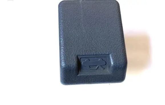 Mitsubishi Pajero Engine bonnet (hood) release handle