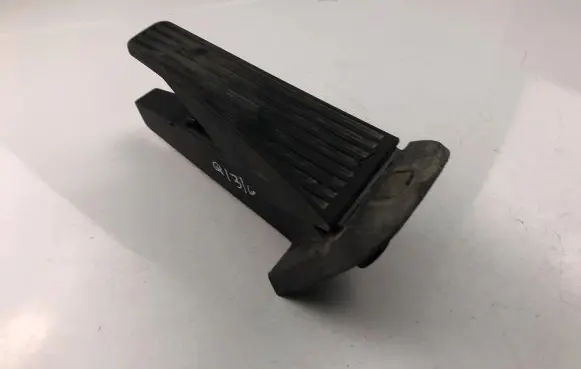 Volvo XC90 Accelerator throttle pedal 31445780