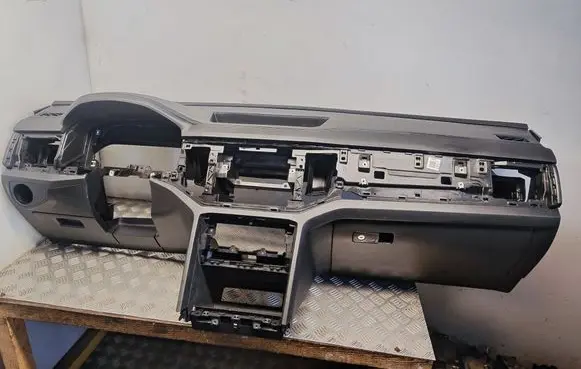 Volkswagen Atlas Dashboard 3CN857181A 3CM880204D 3CM858331