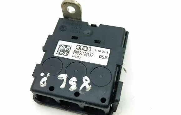 Audi A4 S4 B9 Battery relay fuse 8W0941824AP 12102018 180303