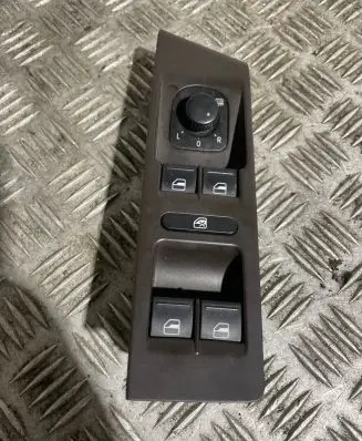 Volkswagen PASSAT B7 Electric window control switch 1K4959857B