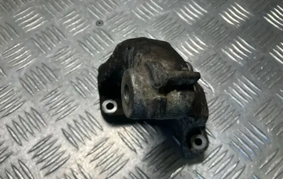 Mercedes-Benz E W211 Engine mounting bracket A6422230004