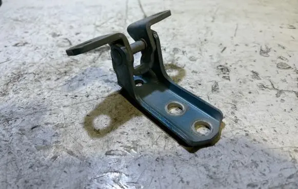 Mitsubishi ASX Rear door upper hinge