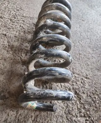 Chrysler 300 - 300C Rear coil spring 04895314AB