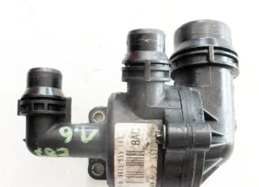 BMW 1 E81 E87 Thermostat housing 